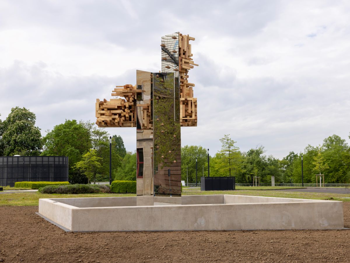Memorial next to Bayer's Headquarters in Leverkusen Memorial next to Bayer's Headquarters in Leverkusen